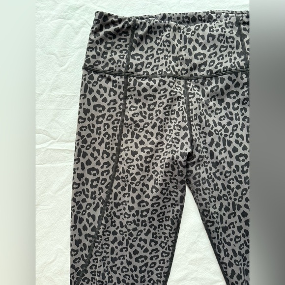 Varley Bedford Black and Grey Leopard Print Leggings Small - Picture 6 of 12